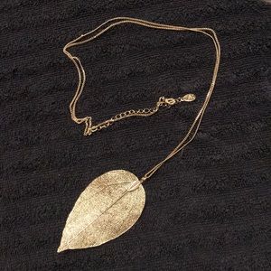 30” Gold leaf necklace. Never worn!